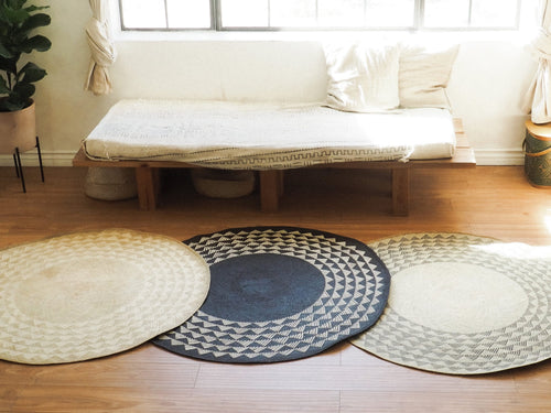 Black Triangle Mat